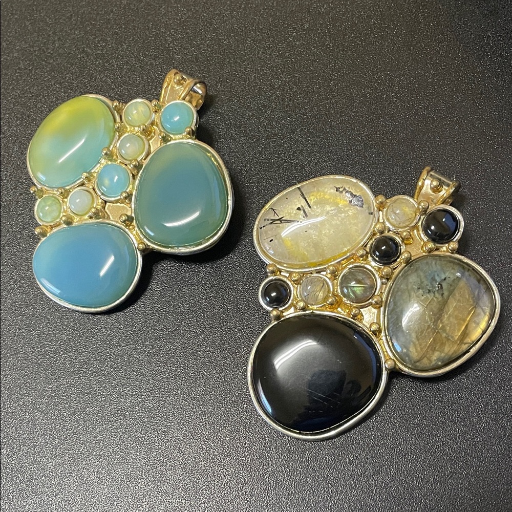 Elegant Blue/Black Stone Pendant Set UNUSED! Nice! Gold White Metal
